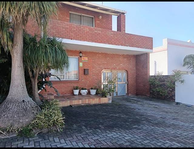 5 BEDROOM HOUSE FOR SALE IN MALABAR